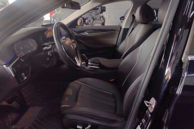 Used BMW 5 Series 2022 Restyled 525Li Luxury Package Left Front Seat