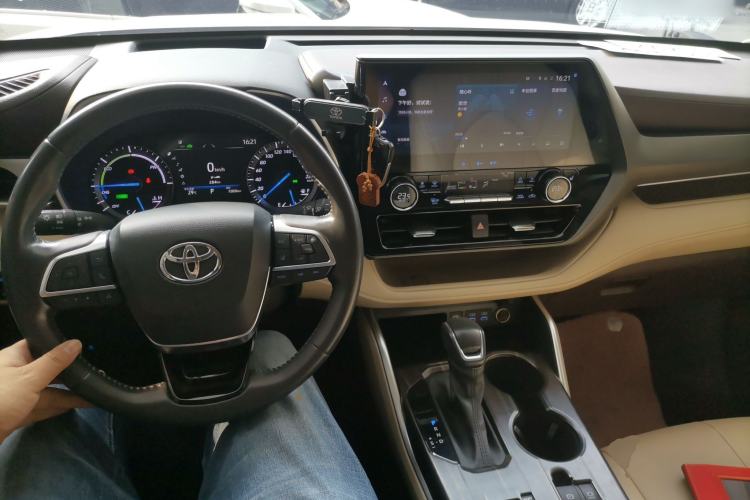 Used Toyota Highlander 2022 Dual-Engine 2.5L Four-Wheel Drive Prestige Version 7 Seats Center Console