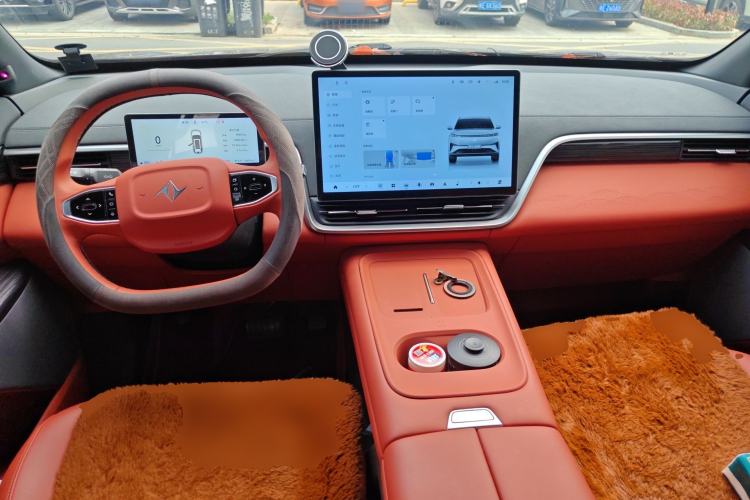 Used Dongfeng eπ eπ008 2024 210Max Range-Extended Version 6 Seats Center Console