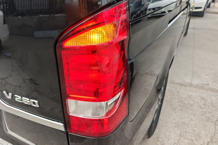 Used Mercedes-Benz Vito 2021 2.0T Elite Version 7 Seats Right Rear Taillight