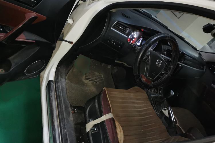 Used Zotye T600 2015 Family Edition 2.0T Manual Luxury Version
