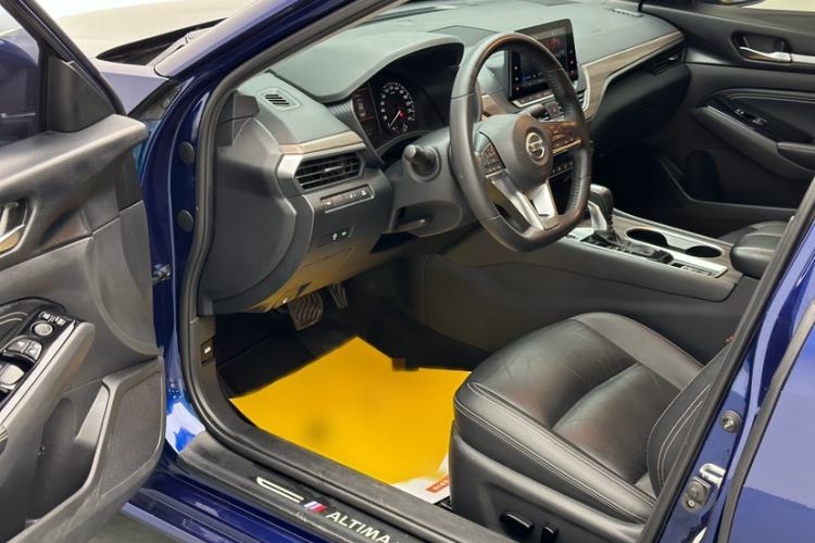 Used Nissan Teana 2021 2.0L XL Comfort Edition Interior 2