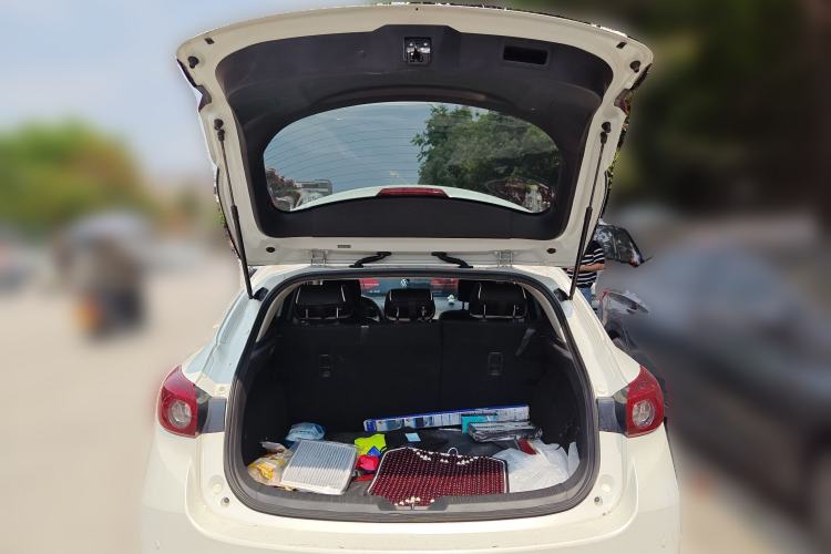 Used Mazda 3 Axela 2019 Cloud-Controlled Version Hatchback 2.0L Automatic Luxury Model China VI Standard