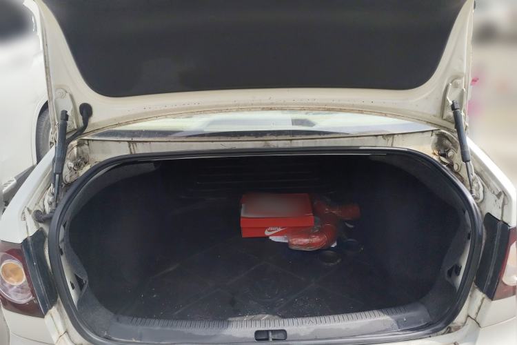 Used Volkswagen Polo 2011 Jingqu 1.6L Manual - Real Cool Edition Trunk