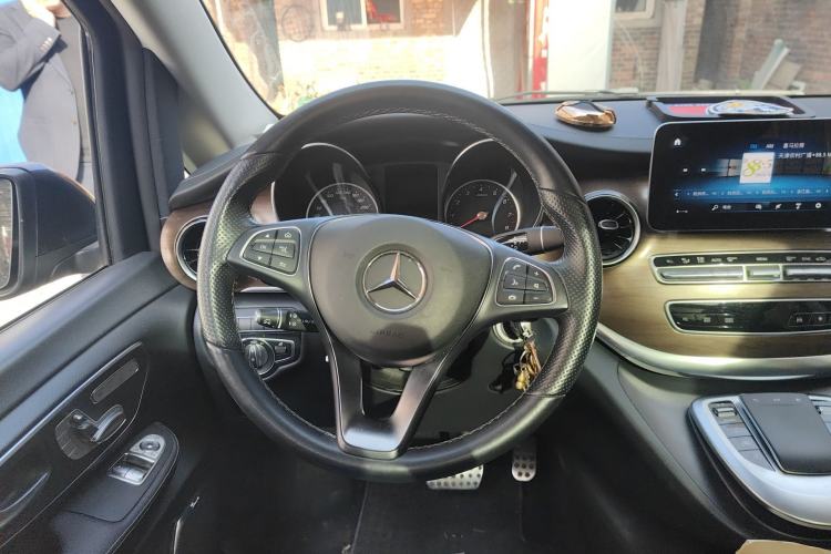 Used Mercedes-Benz V-Class 2021 V 260 L Long Wheelbase Prestige Edition Steering Wheel