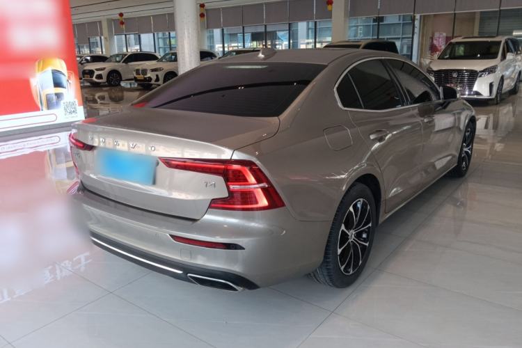 Used Volvo S60 2021 T4 Zhiyi Luxury Edition

