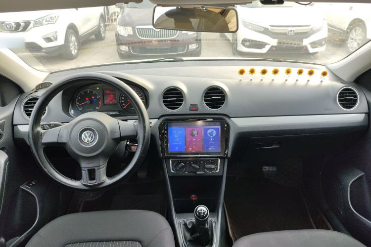 Used Volkswagen Jetta 2013 1.4L Manual Comfort Model Center Console