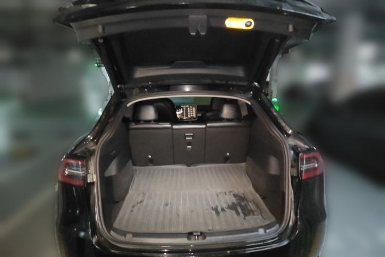 Used Tesla Model Y 2023 Long-Range All-Wheel-Drive Version
