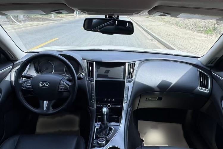 Used Infiniti Q50L 2016 2.0T Enjoyment Edition Interior 3