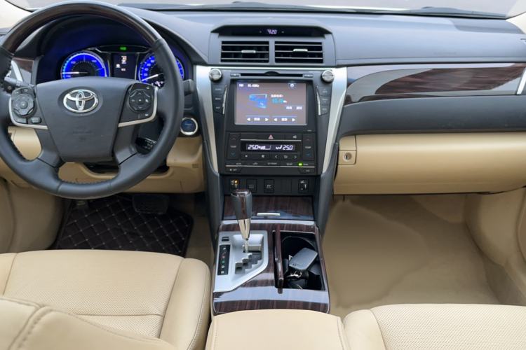 Used Toyota Camry 2015 Dual-Engine 2.5 HG Luxury Navigation Edition