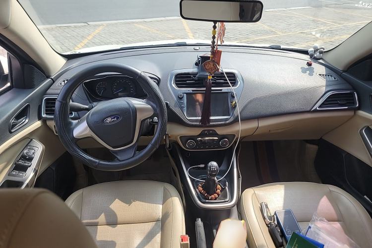 Used Ford Escort 2015 1.5L Manual Fashion Edition
