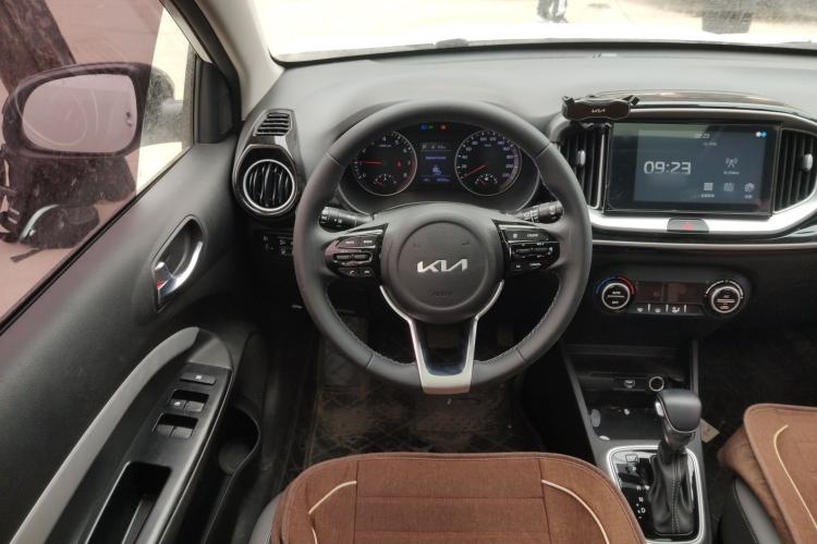 Used Kia kx1 Stonic 2021 1.4L CVT Sunroof Model
