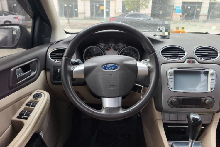 Used Ford Focus 2013 Sedan Classic 1.8L Automatic Fashion Edition
