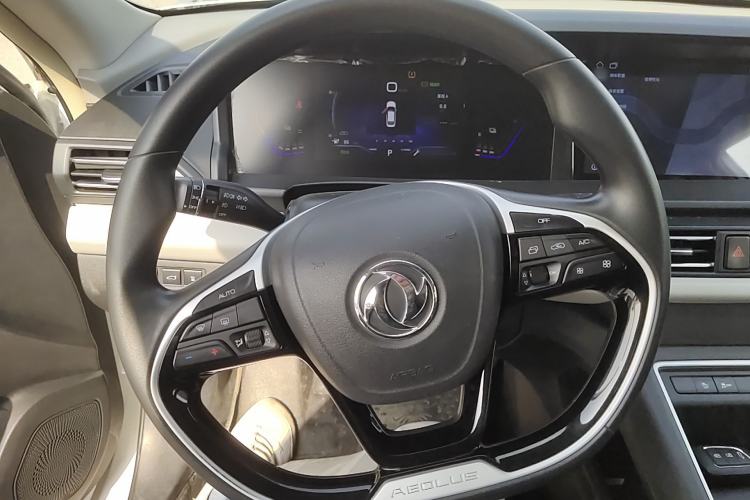 Used Dongfeng Aeolus E70 2021 Revised Version 2 360H Battery-Swap Edition Steering Wheel