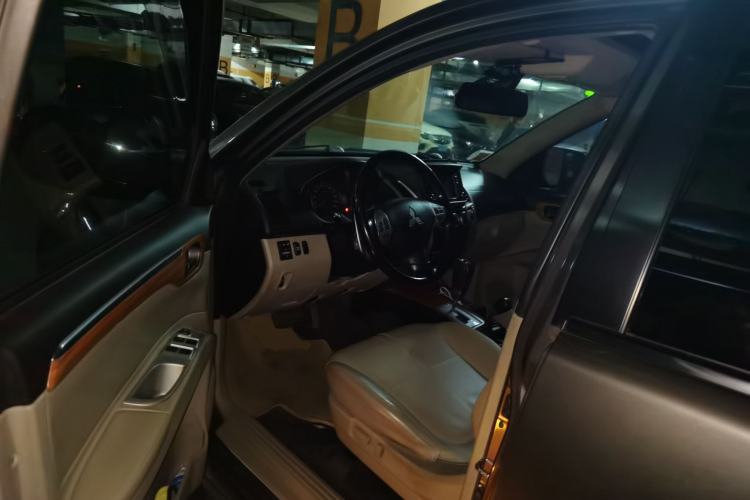 Used Mitsubishi Pajero Sport 2011 3.0L Luxury Navigation Edition