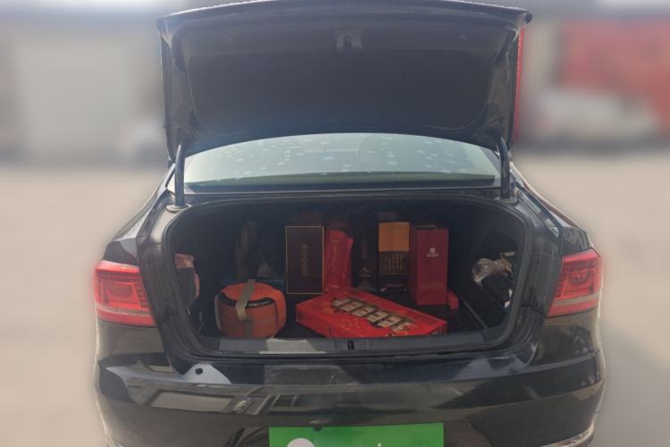 Used Volkswagen Magotan 2013 1.8TSI Luxury Model Trunk