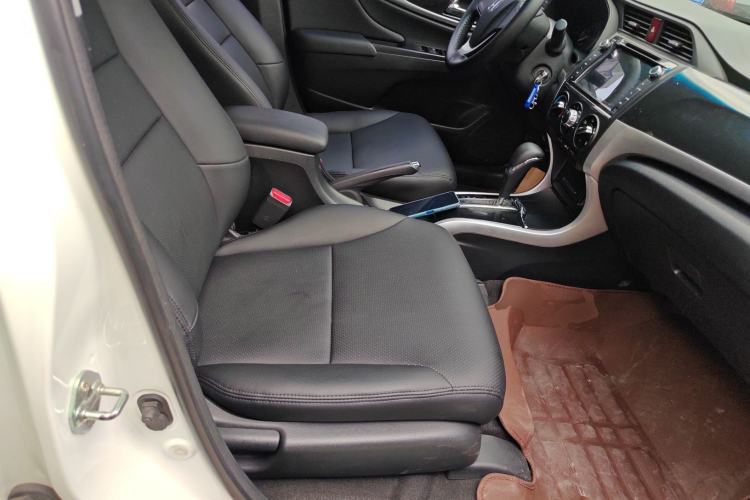 Used Honda Crider 2015 1.8L automatic comfort version Right Front Seat