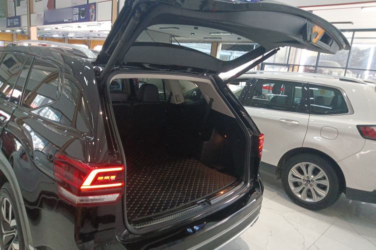 Used Volkswagen Teramont 2017 330TSI Two-Wheel-Drive Luxury Edition Trunk