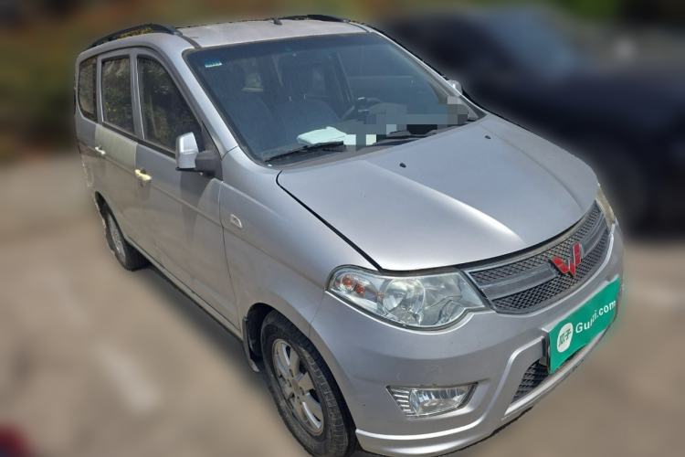 Used Wuling Hongguang 2014 1.5L S Standard Version Front Right 45 Deg