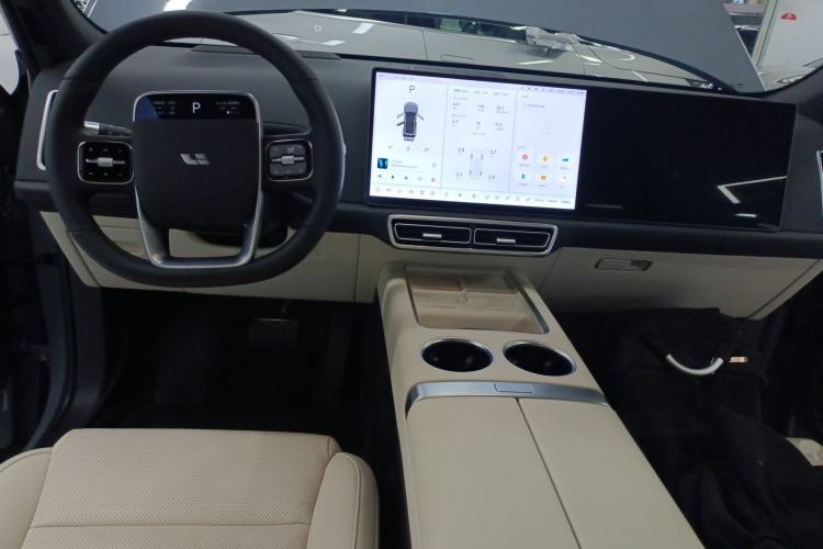 Used Li Auto L7 2025 Ultra Smart Refreshed Edition Center Console