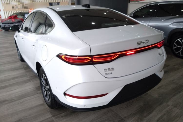 Used BYD Qin PLUS 2025 DM-i Smart Drive 120KM Superior Model