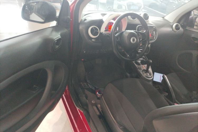 Used smart fortwo 2015 1.0L 52 kW hardtop Dynamic version