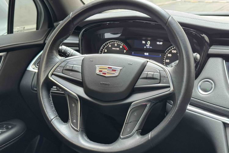 Used Cadillac XT5 2022 2.0T Two-Wheel Drive Luxury Version Steering Wheel