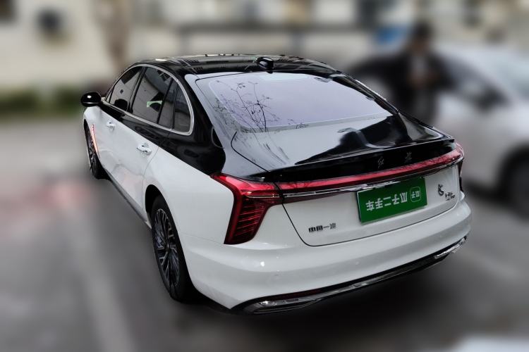 Used Hongqi H5 2025 2.0T Automatic Flag Edition – 500 000 Units Commemorative Version