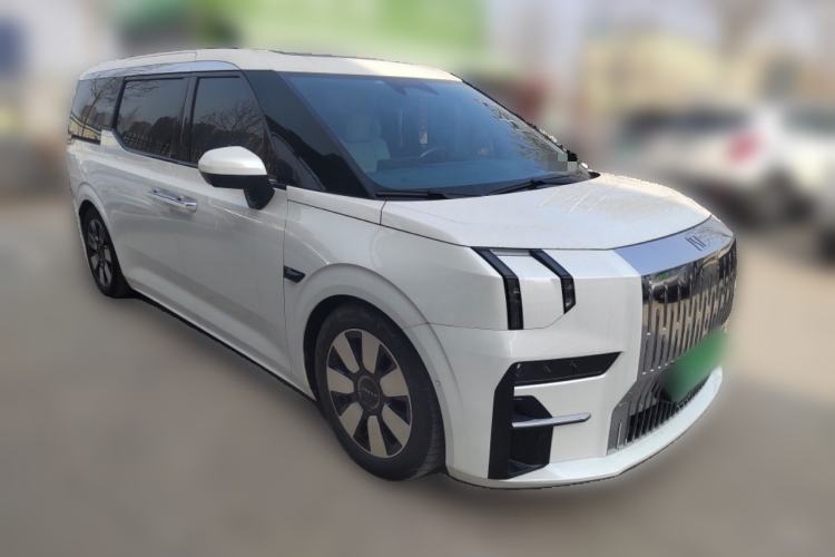 Used Zeekr 009 2022 Revised WE Version Front Right 45 Deg