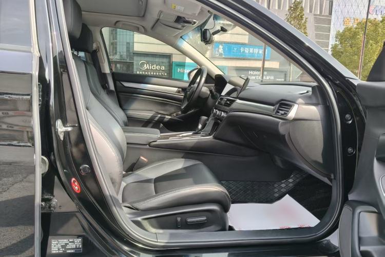 Used Honda Accord 2022 260TURBO Luxury Edition Right Front Seat
