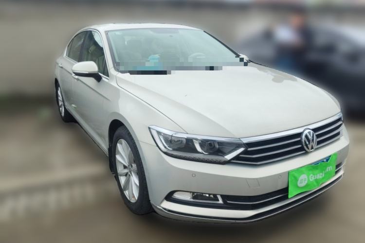Used Volkswagen Magotan 2019 330TSI DSG Leading Edition China V Standard Front Right 45 Deg