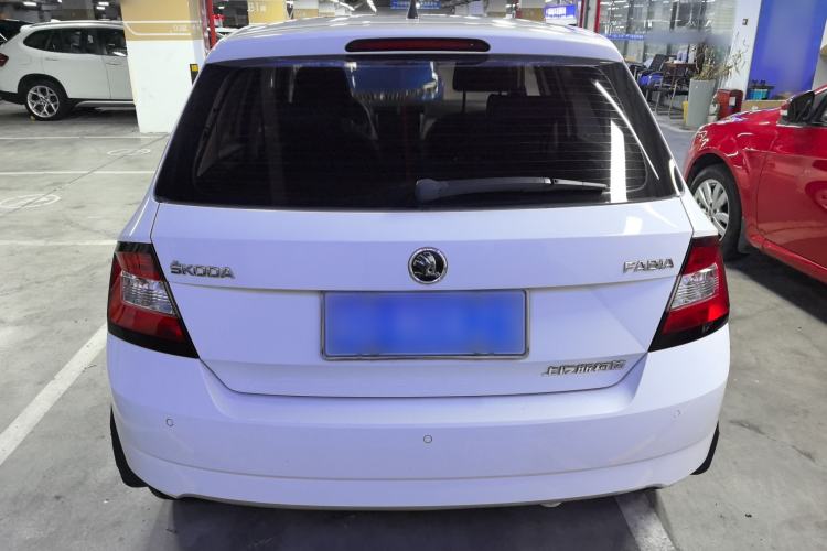 Used Skoda Fabia 2017 1.4L Automatic Car Enjoy Edition
