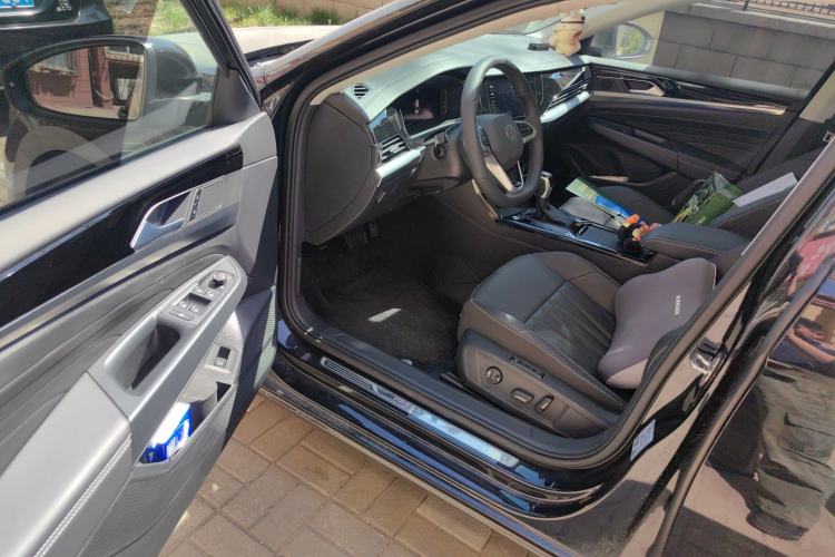 Used Volkswagen Passat 2025 Outstanding Model 380TSI Starry Dragon Edition
