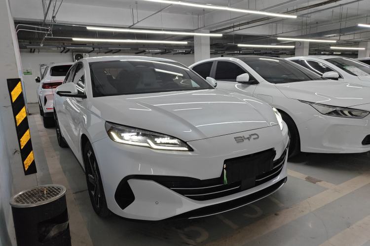 Used BYD Seal 06 New Energy 2024 DM-i 120KM Flagship Model Front Right 45 Deg
