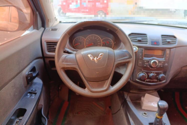 Used Wuling Hongguang 2015 1.2L S Base Model China V Standard Steering Wheel