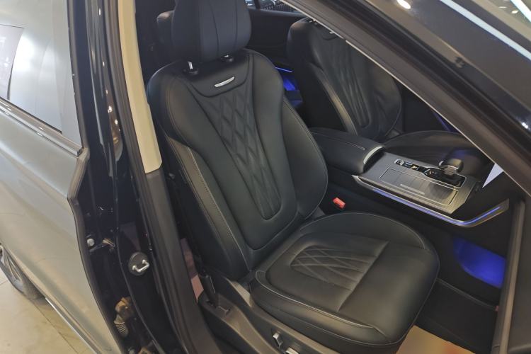 Used Hongqi HS7 PHEV 2024 2.0T PHEV Four-Wheel Drive Flagship Edition 6 Seats Right Front Seat