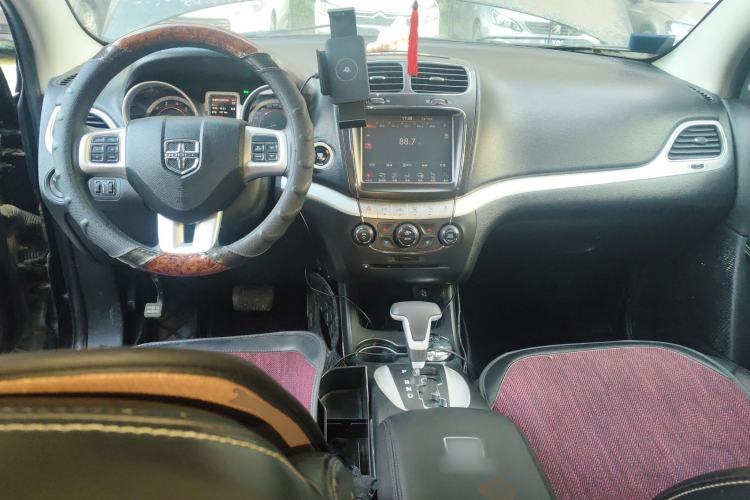 Used Dodge Journey 2013 2.4L Two-Wheel Drive Luxury Version
