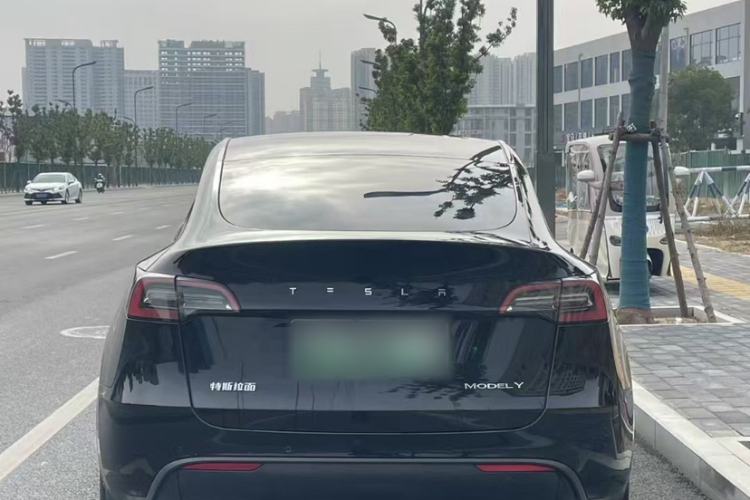 Used Tesla Model Y 2022 Long-Range All-Wheel-Drive Version