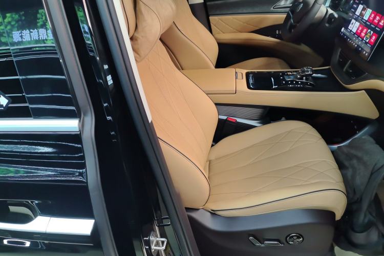 Used Denza D9 2024 EV 620 Premium Model
