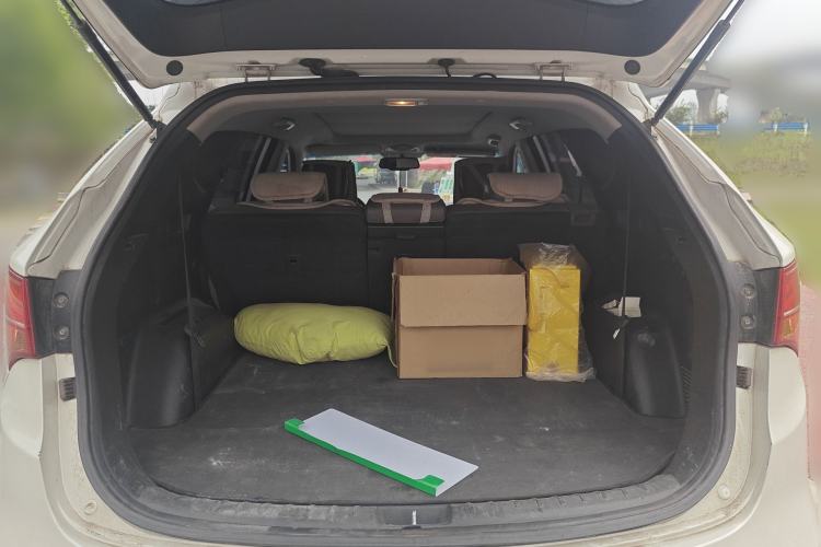 Used Hyundai Santa Fe Classic 2013 3.0L 4x4 Comfort Edition with Navigation 7 Seats Euro IV
