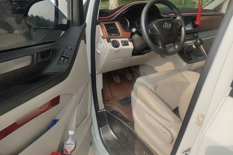 Used SAIC MAXUS G10 2016 2.4L Manual Elite Edition Driver Seat