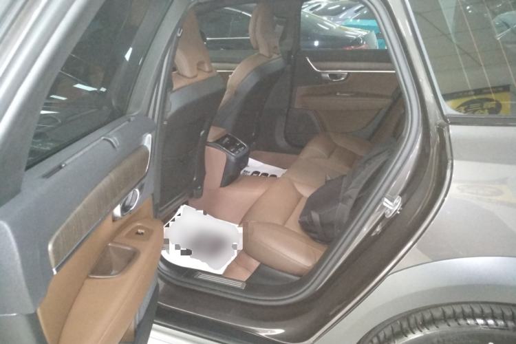 Used Volvo V90 2024 Cross Country B5 AWD Smart Range Edition