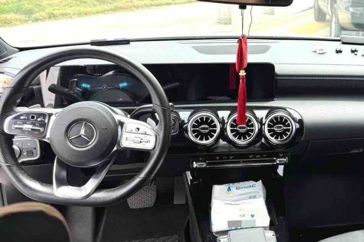 Used Mercedes-Benz A-Class 2022 Revised Version A 200 L Sport Sedan Fashionable Style Interior 1