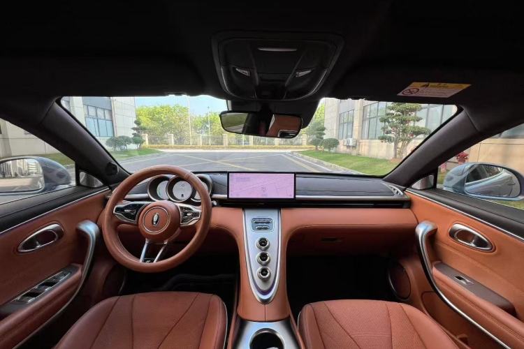 Used ORA Lightning Cat 2022 555 km Luxury Edition Center Console