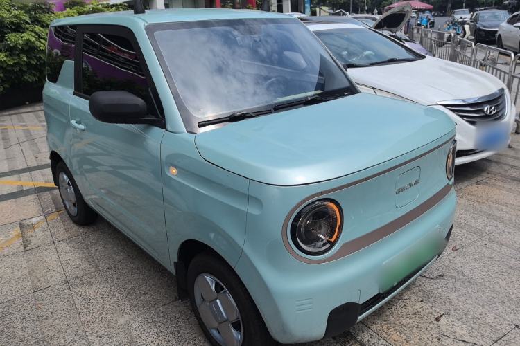 Used Geely Galaxy Panda 2023 Panda Mini 200km Endurance Bear Front Right 45 Deg