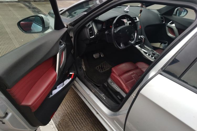 Used DS 5 2012 1.6T Prestige Edition