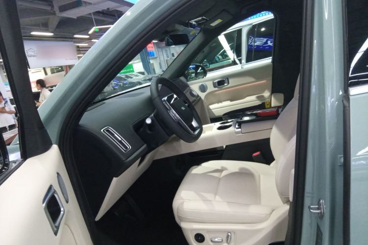 Used Li Auto L6 2025 Pro Smart Refresh Edition
