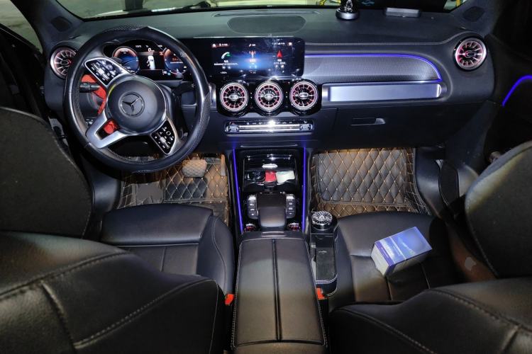 Used Mercedes-Benz GLB 2022 GLB 220 Dynamic Edition Center Console