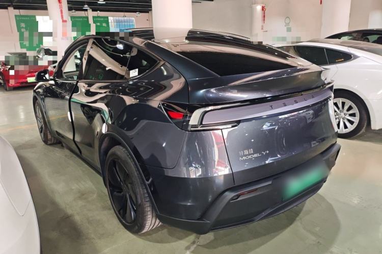 Used Tesla Model Y 2025 Long-Range All-Wheel-Drive Version
