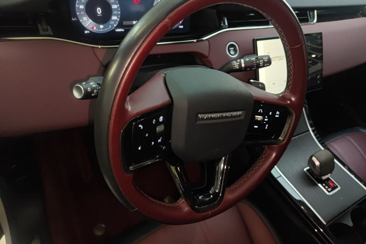 Used Land Rover Range Evoque 2024 Aurora L 249 PS Prestige Light-Chasing Edition Steering Wheel